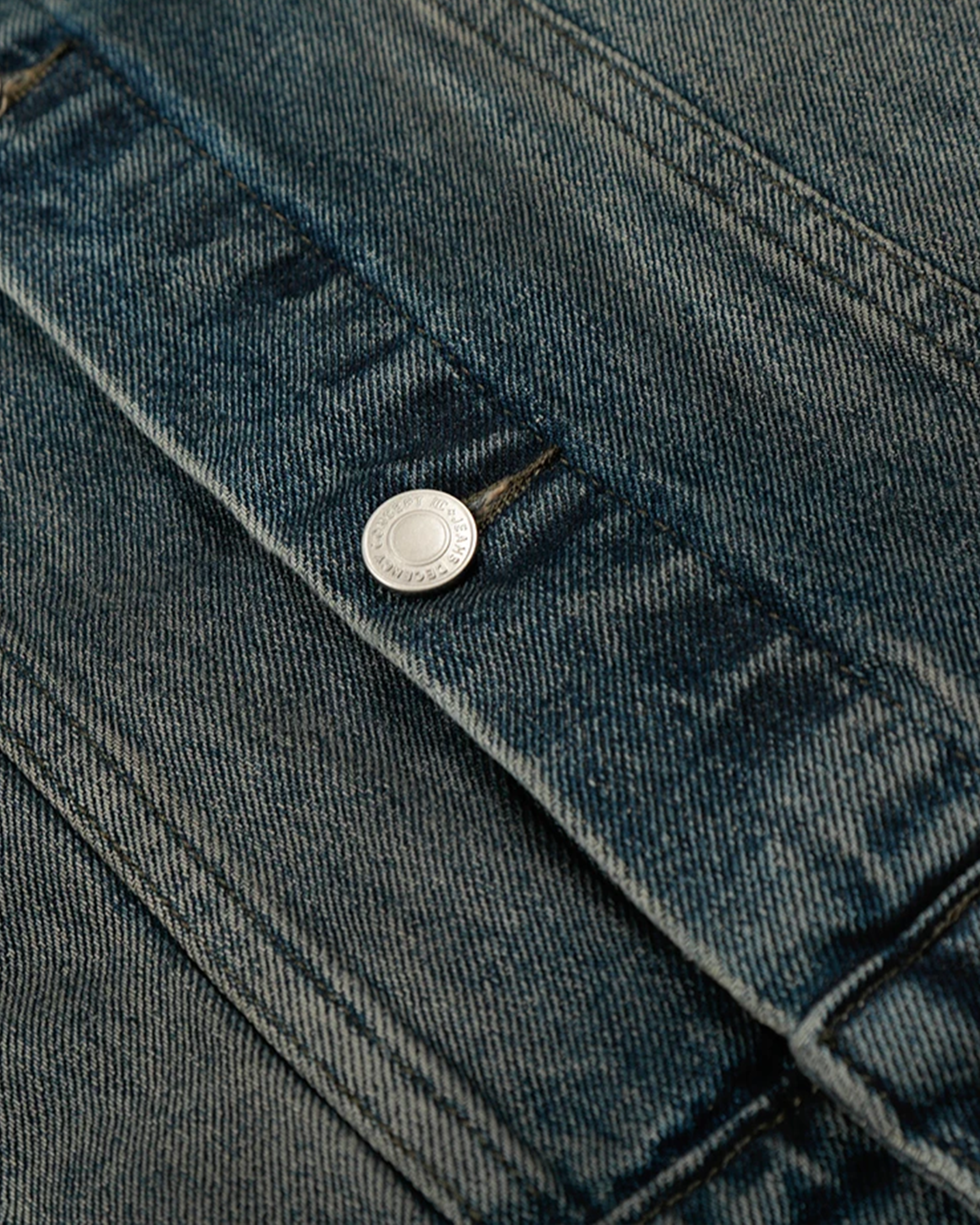 Rugged washed Denim Jacket - VELMONTU