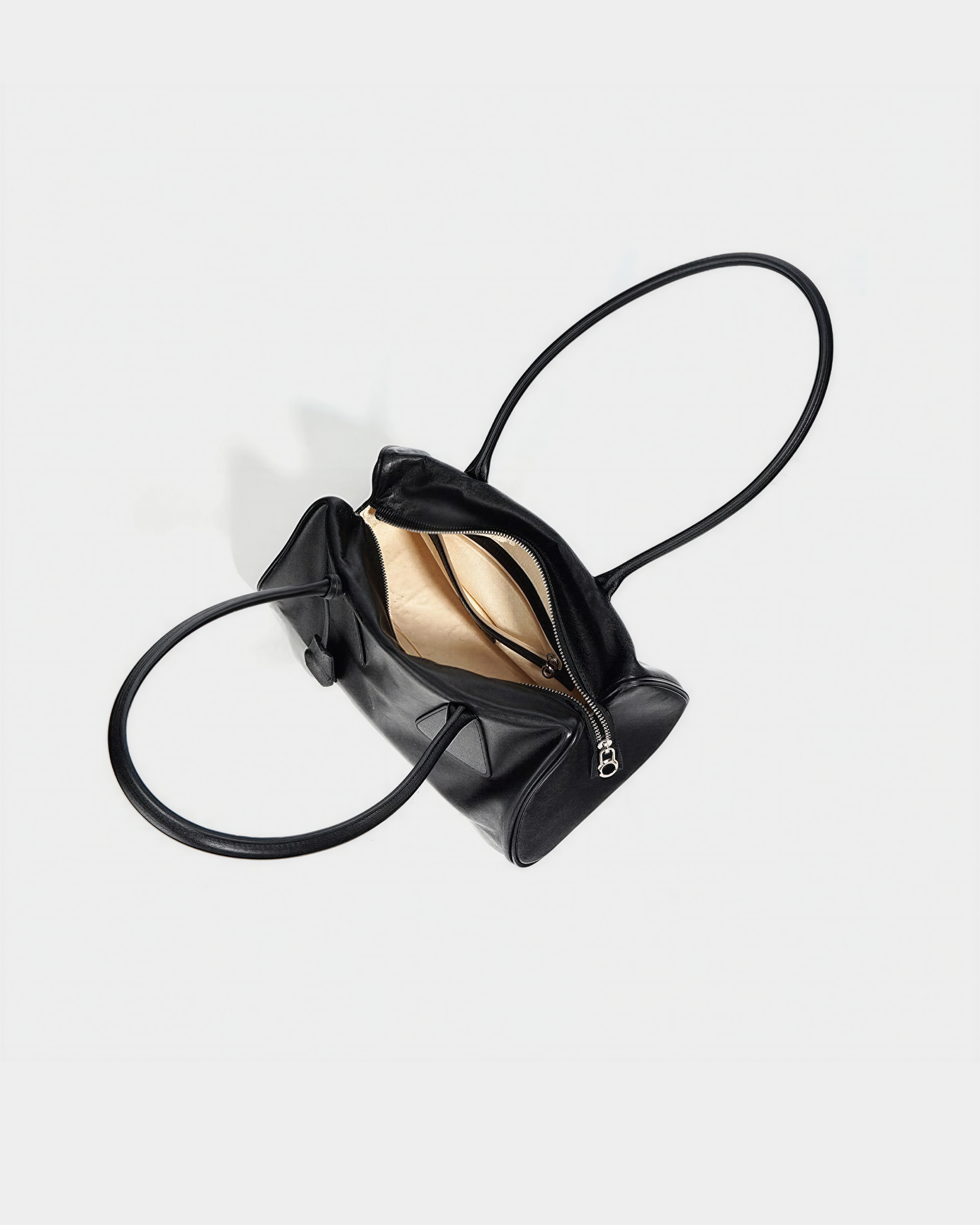 Vetra Leather Barrel Bag - VELMONTU