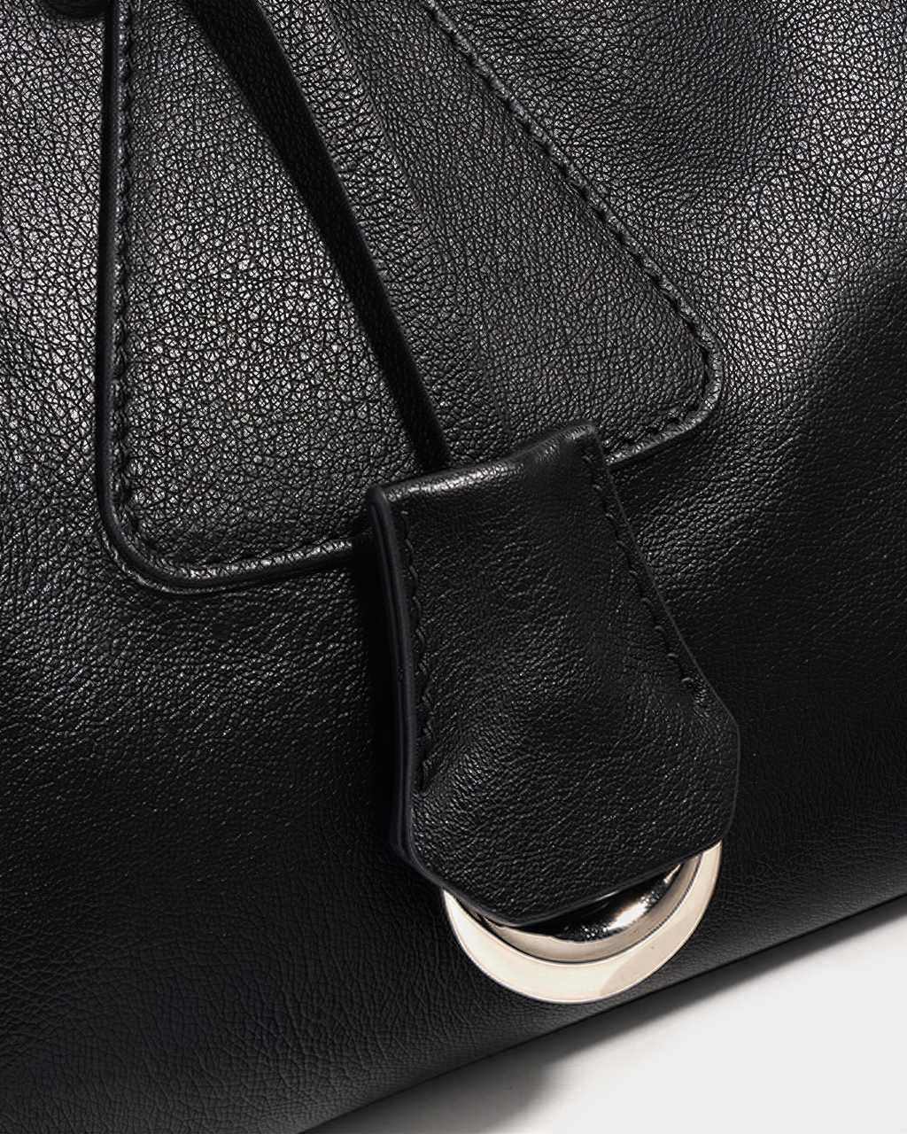 Vetra Leather Barrel Bag - VELMONTU