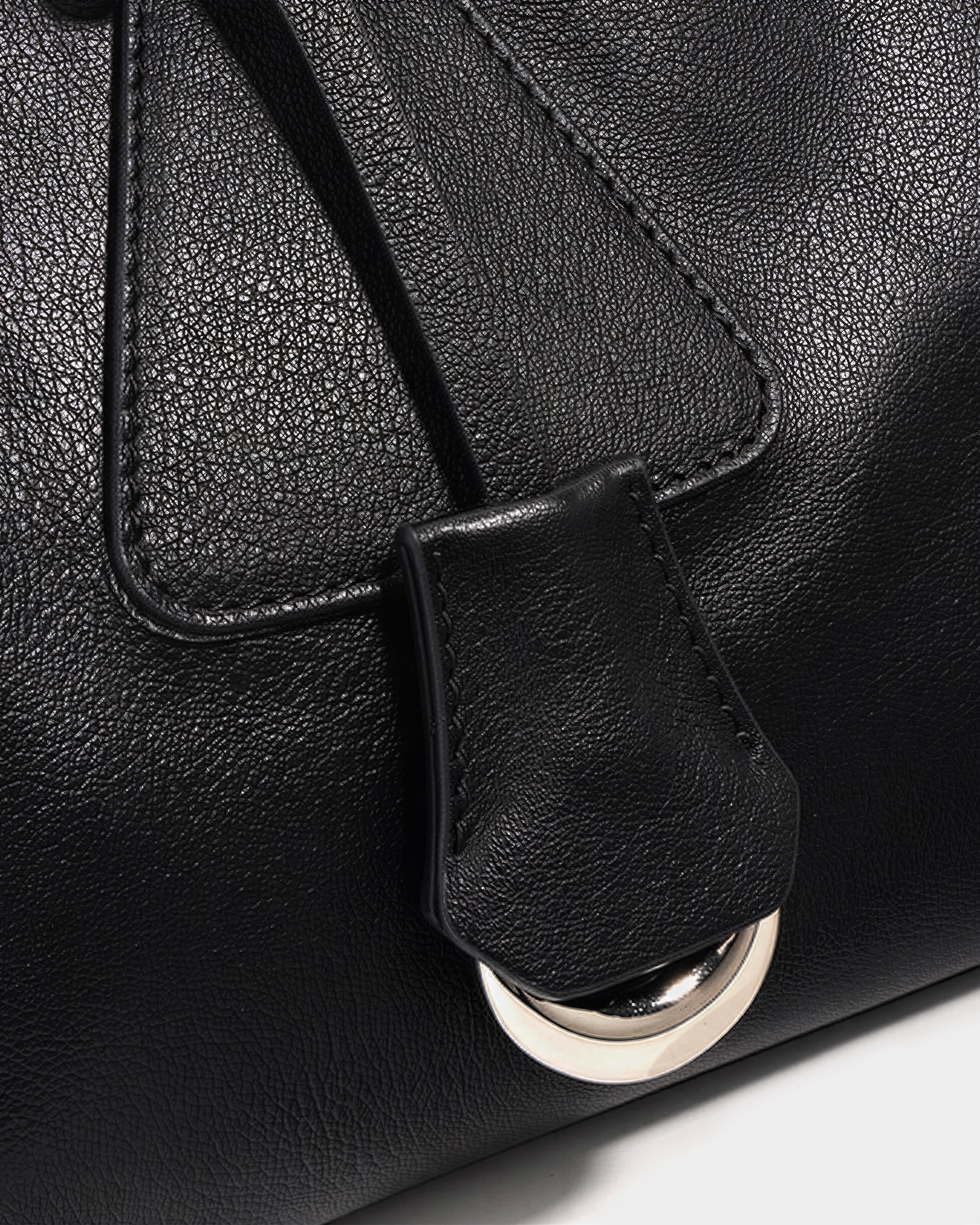 Vetra Leather Barrel Bag - VELMONTU
