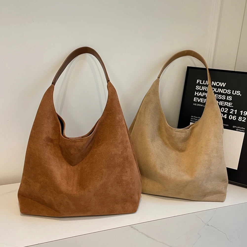 Structured Suede Hobo - VELMONTU
