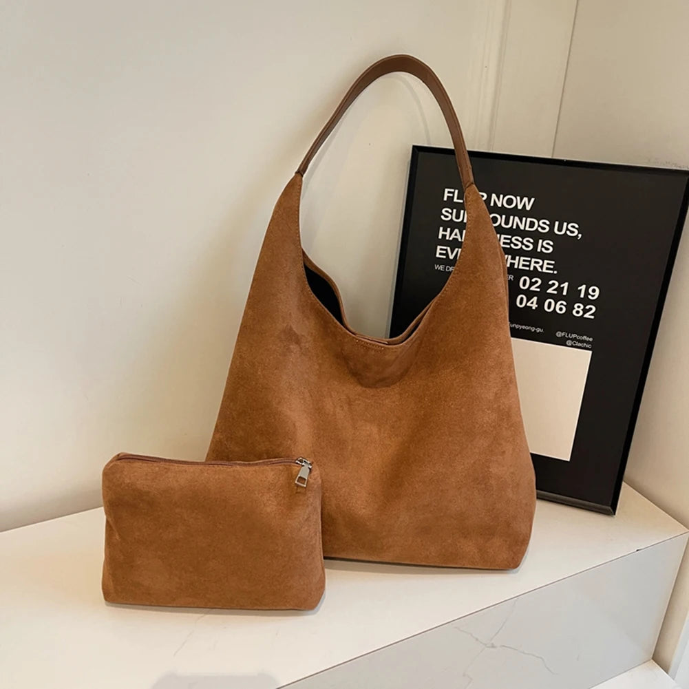 Structured Suede Hobo - VELMONTU